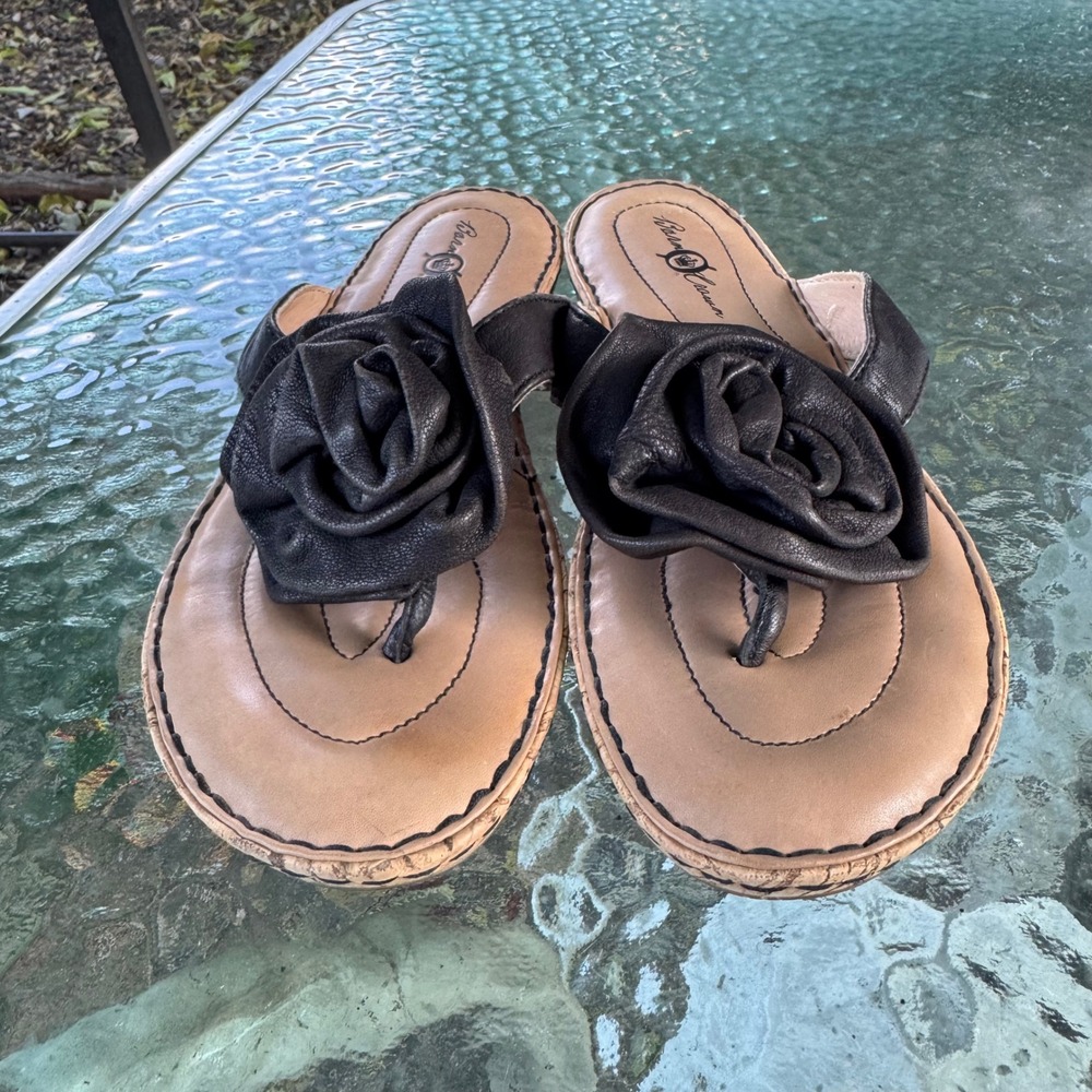 Born Crown Black Leather Rosette Flower Wedge Thong Sandals W31885 Womens 8